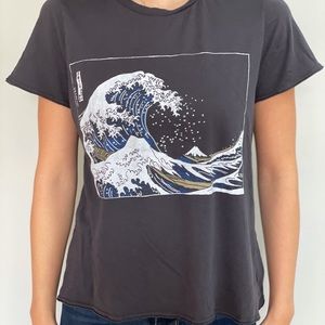 Urban Outfitters - wave shirt